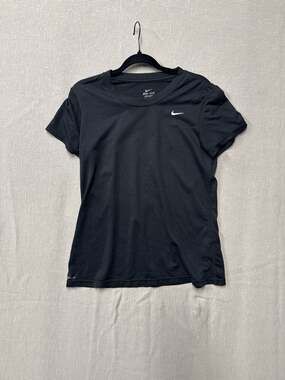 Nike Women's Dri-FIT Legend Short Sleeve Training T-Shirt